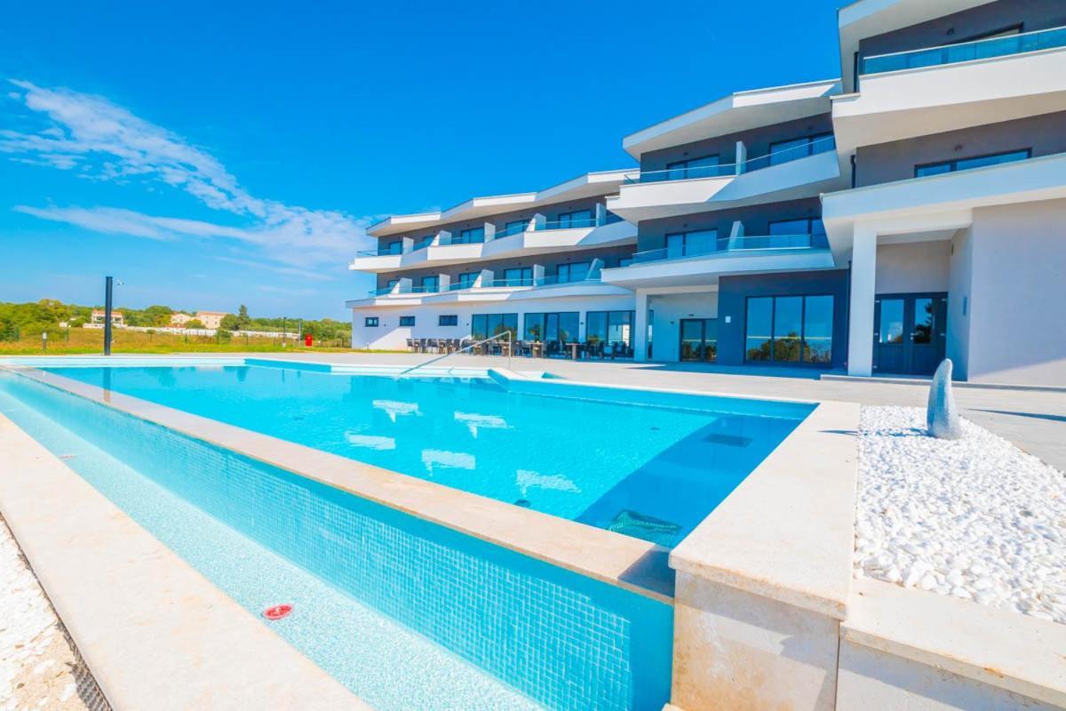 Hotel Delfin Lanterna Tar-Vabriga Dış mekan fotoğraf