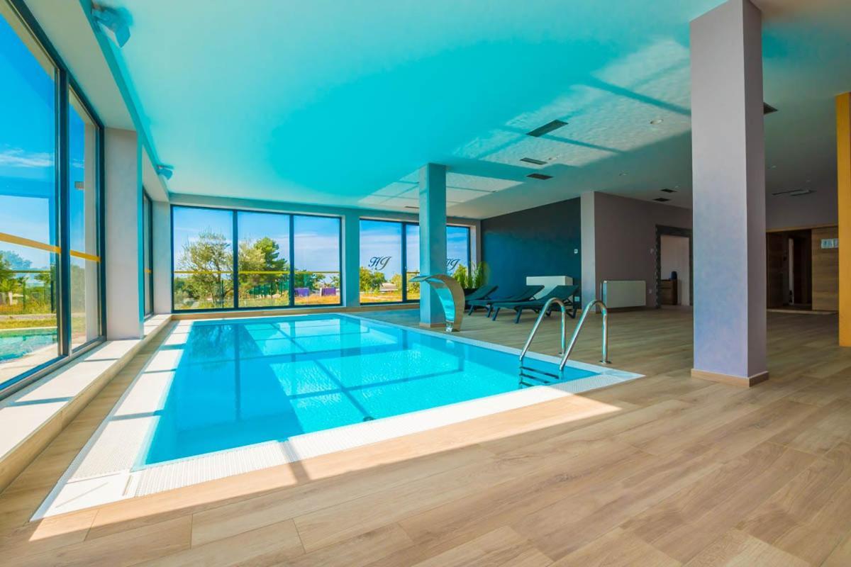 Hotel Delfin Lanterna Tar-Vabriga Dış mekan fotoğraf