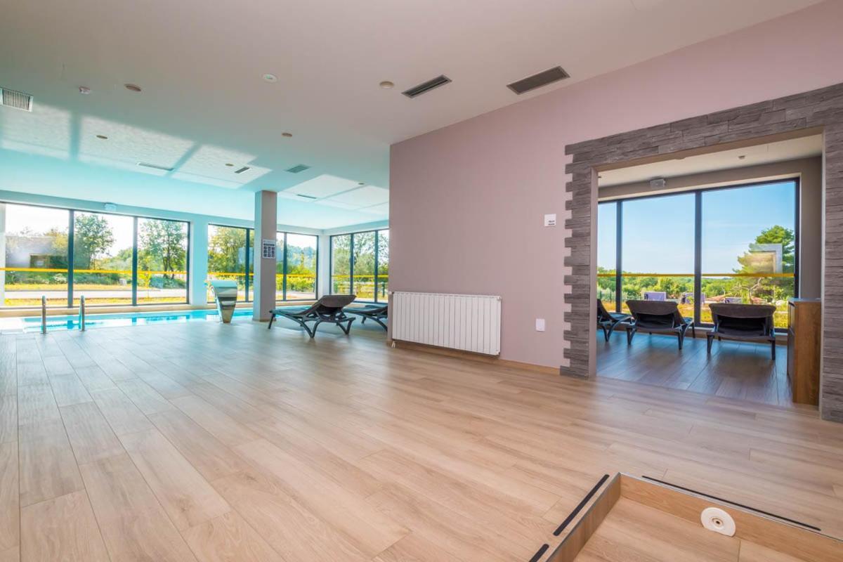 Hotel Delfin Lanterna Tar-Vabriga Dış mekan fotoğraf