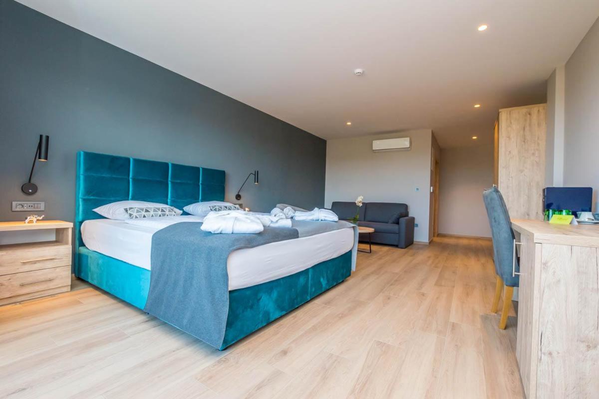 Hotel Delfin Lanterna Tar-Vabriga Dış mekan fotoğraf