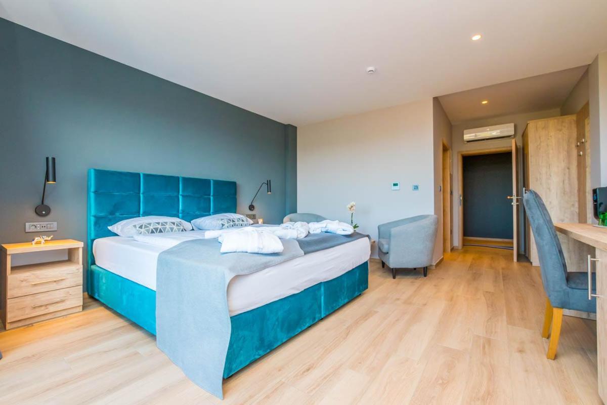Hotel Delfin Lanterna Tar-Vabriga Dış mekan fotoğraf