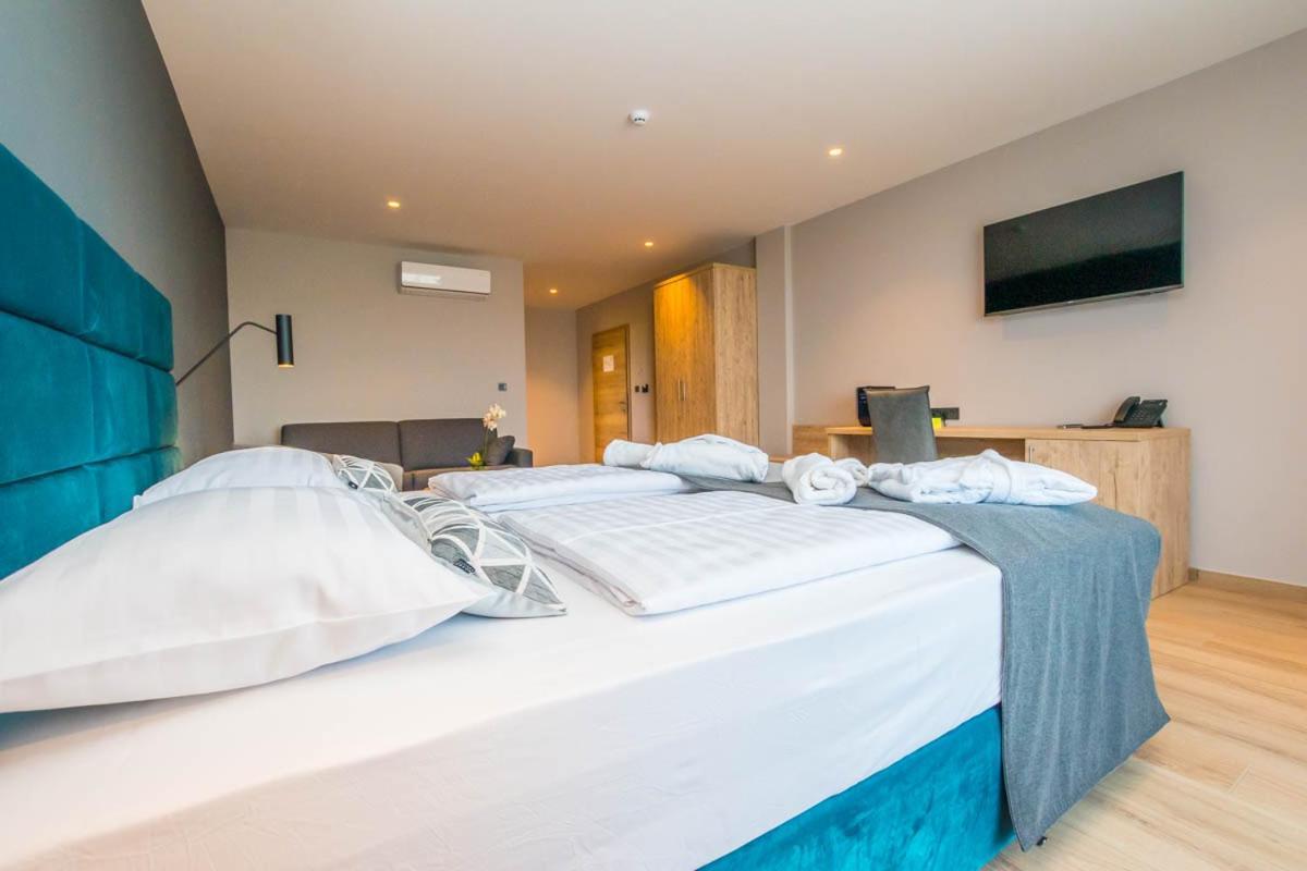 Hotel Delfin Lanterna Tar-Vabriga Dış mekan fotoğraf