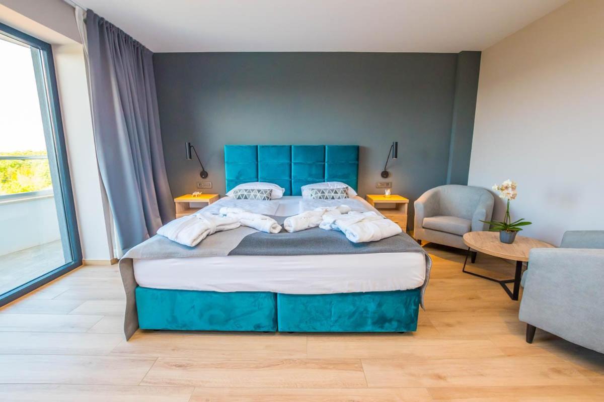 Hotel Delfin Lanterna Tar-Vabriga Dış mekan fotoğraf