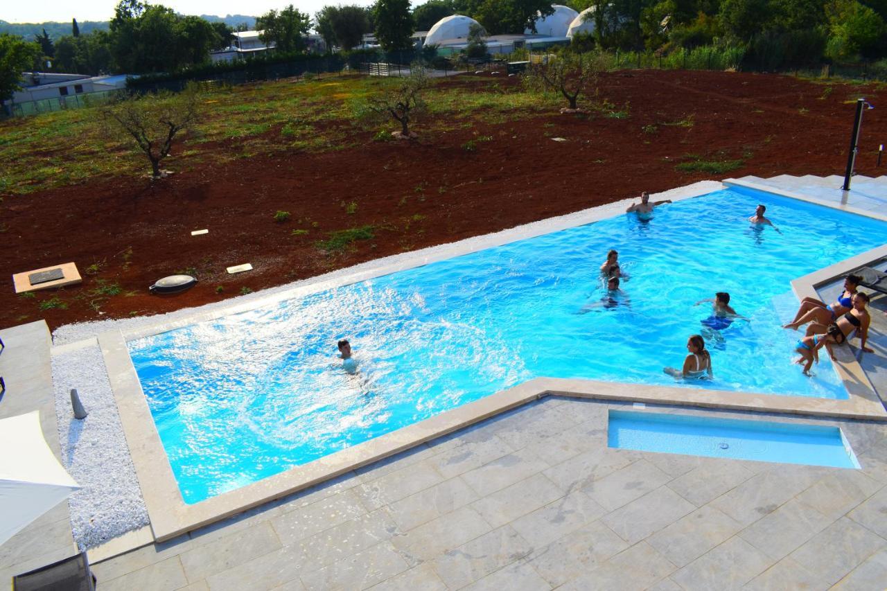 Hotel Delfin Lanterna Tar-Vabriga Dış mekan fotoğraf