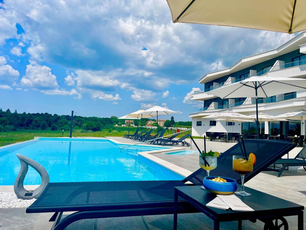 Hotel Delfin Lanterna Tar-Vabriga Dış mekan fotoğraf